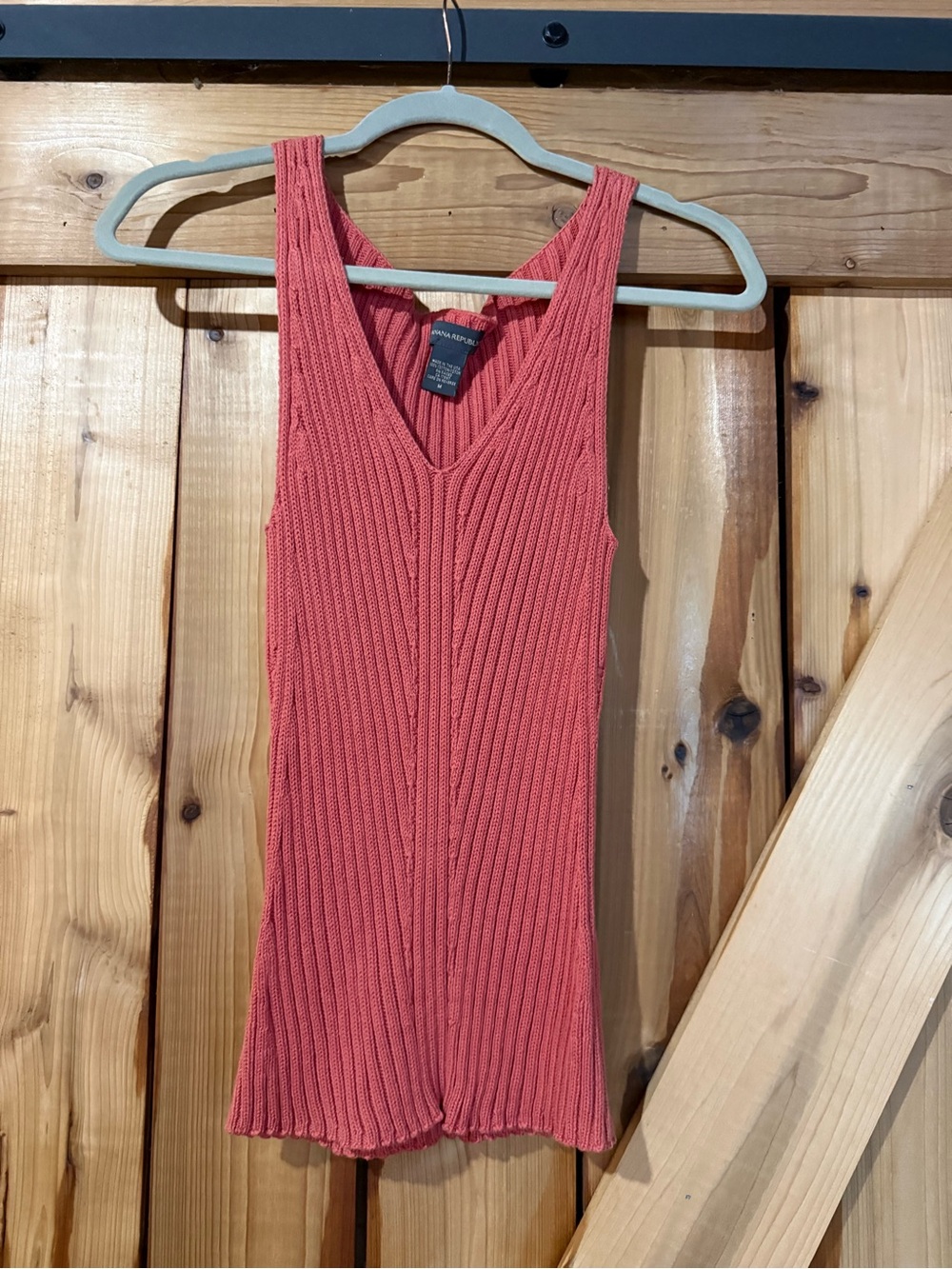 Vintage Banana Republic Coral Ribbed V-Neck Knitted Tank Top